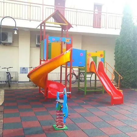 Plaza 1 Bedroom 63 M *