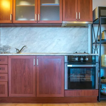 Plaza 1 Bedroom 63 M *