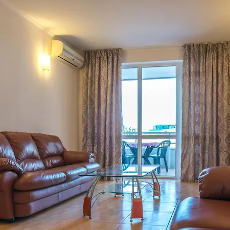 Plaza 1 Bedroom 63 M