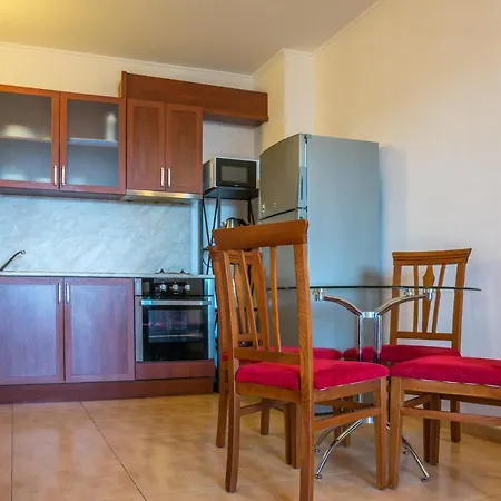 Apartment Plaza 1 Bedroom 63 M
