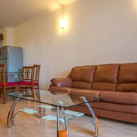 Apartment Plaza 1 Bedroom 63 M *