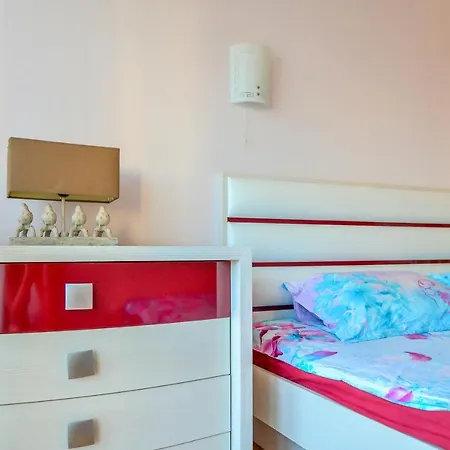 Plaza 1 Bedroom 63 M Apartment *